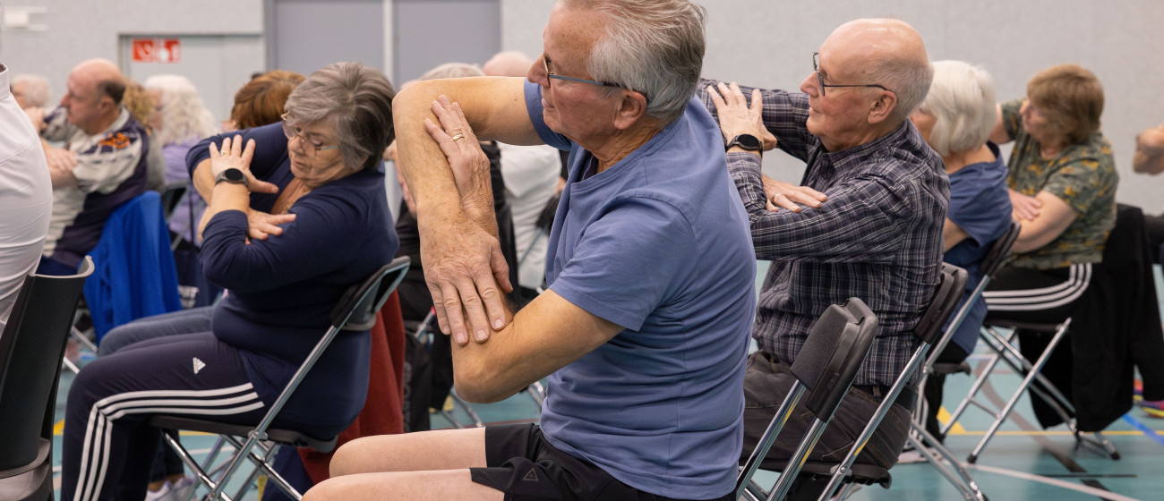 Beweeglessen om senioren in en rond Coloriet De Hoven vitaal te houden©FotostudioWierd