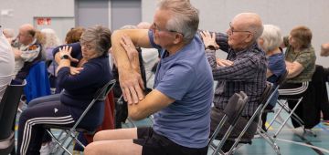 Beweeglessen om senioren in en rond Coloriet De Hoven vitaal te houden©FotostudioWierd