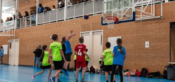 250 scholieren doen mee aan 3x3 schoolbasketbaltoernooi
