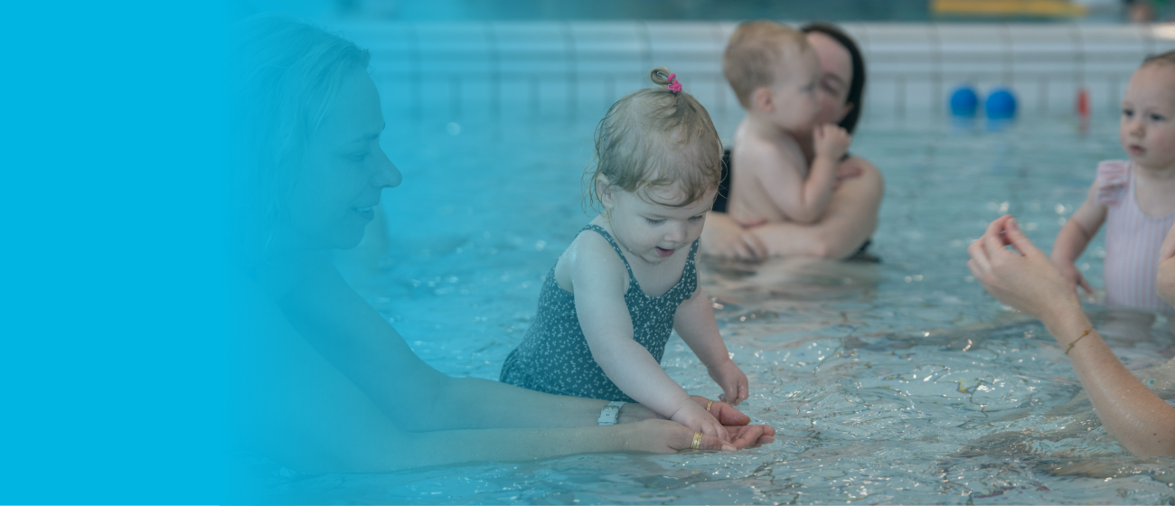 Sportbedrijf-lelystad-zwembad-de-koploper-ouder-kind-zwemmen-baby-peuter-zwemles-1